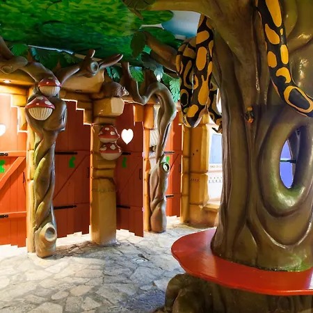 De Oude Molen Kamp alanı *